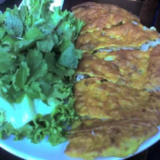 30. Banh Xeo (Vietnamese crispy crepe)