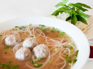 Pho Lynn