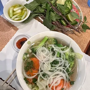 phổ rau cảy - noodle soup w/ vegetables (vegetarian pho)