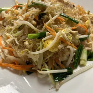 Pad Woon Sen Chicken