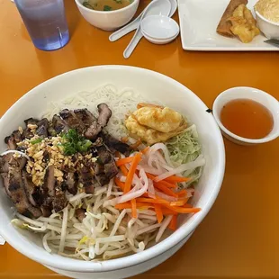 B75. Vermicelli with Grilled Beef
