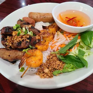 Grilled beef and shrimp vermicelli