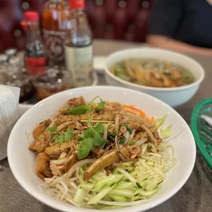 vegetarian vermicelli (with tofu and egg roll)