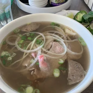 P1. Pho Special Combination