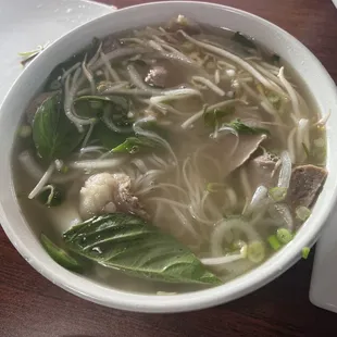 Vietnamese comfort soup: Sumptous Pho Dac Biet!