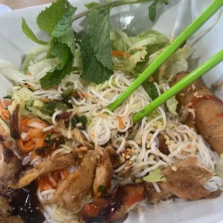 C5. Choice of Grilled Meat and Egg Rolls over Vermicelli Noodle