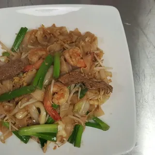 Stir Fried Flat Noodles