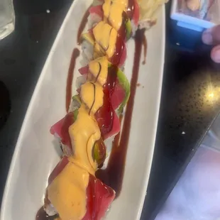 Red dragón roll