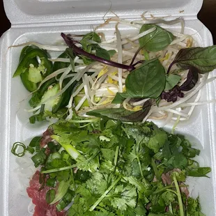 Garnishing for combo pho
