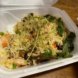 I order House Special Fried Rice and it was good. The only problem i have with the rice is the beef. It is burnt and dry.