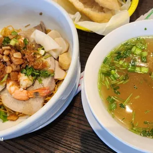 Mi combo dry. It comes with the soup 5/5