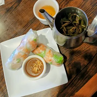 THE TEA THE TEA &amp; Shrimp Spring Rolls with Peanut sauce