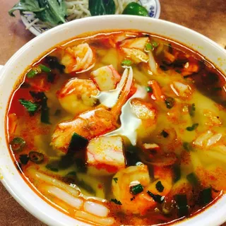 30. Banh Canh tom Cua