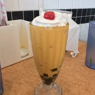 Mango shake with boba