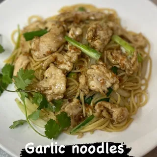 Garlic noodles with chicken (garlic x ga)