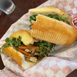 Bahn mi