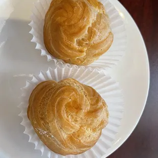 Cream puffs for dessert