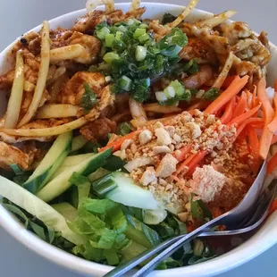 Rice vermicelli &amp; vegetables with charbroiled chicken