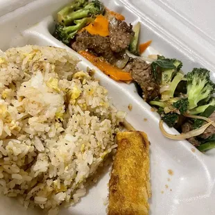 Beef and broccoli lunch comes with egg drop soup