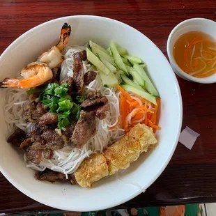 B1 pork, shrimp and egg roll vermicelli
