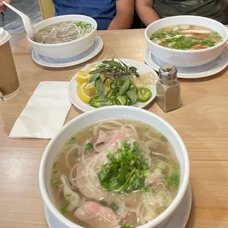 P3. Rare Steak, Flank, Brisket and Tripe Beef Noodle Soup