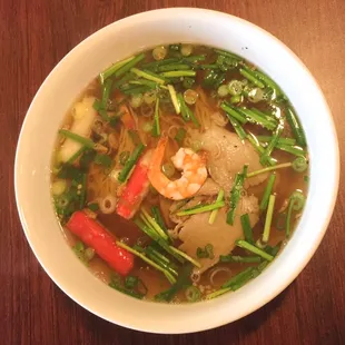 1F Yellow Noodle Soup -mì ti