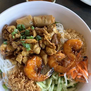 26. Grilled Pork and Shrimp and Egg Roll with Vermicelli