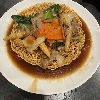31. Sauteed Chicken and Vegetables Pan Fried Noodle