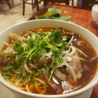 H4. Sliced Beef Shank and Pig's Knuckle B B and Gi Heo