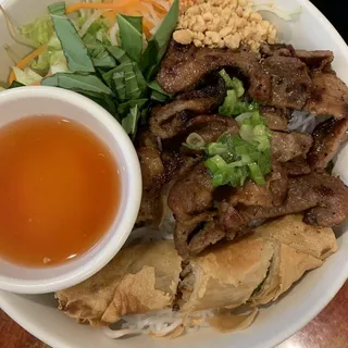 B4. Rice Vermicelli with Grilled Pork and One Crispy Egg Roll Bn Heo Nuong and Cha Gio