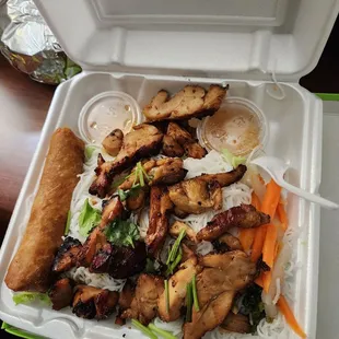 Bún Gà Nướng Chả Giò