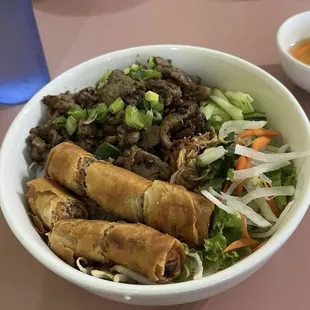 Bún thịt nướng chả giò