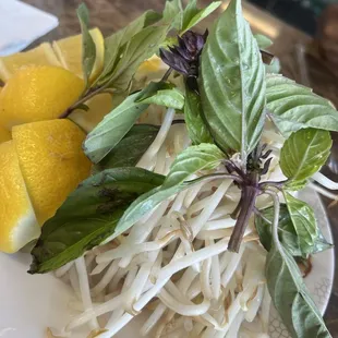 Pho veggies