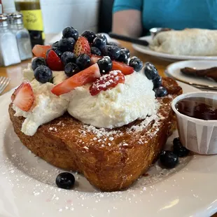 French Toast with berries