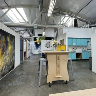 Work space + kitchenette