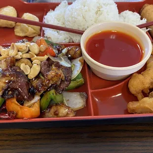 Pepper Steak Bento. Come with choice of soup, rice, Crab Rangoon and Sweet &amp; Sour Chicken.
