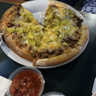 Cheeseburger pizza