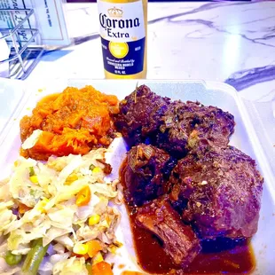 Oxtails, yam&apos;s &amp; cabbage
