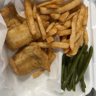 Fish fries and green beans