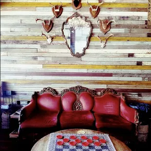 sushi and sashimi, interior