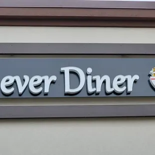 a sign for phoever diner