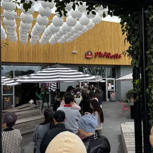 30 minutes wait line