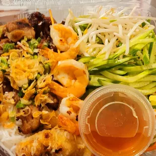 Moda Bowl: grilled pork, fresh veggies, vermicelli, egg roll, shrimp skewer, fish sauce dressing(nuoc cham)