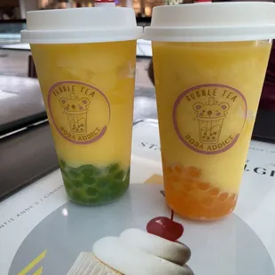 Passion Fruit Smoothy with kiwi/ mango popping pearls