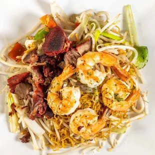 Soft Stir fry - Egg Noodles Stir Fried with Bean Sprouts, Leeks, Char Siu and Shrimp