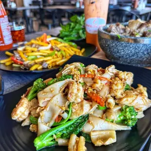 Pad see ew - seafood