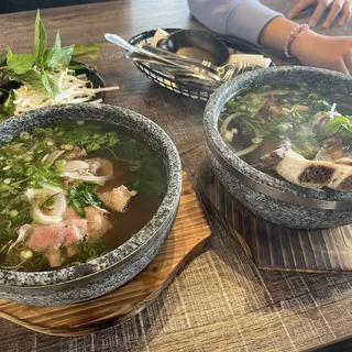 15. Rare Beef & Tendon Pho / Phở Tái Gân