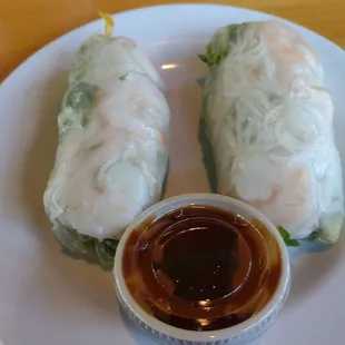 Shrimp spring rolls with peanut sauce