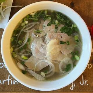 Pho Tai, Chin