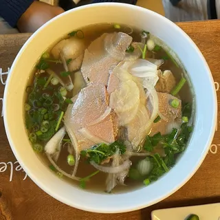 Pho Tai, Gau